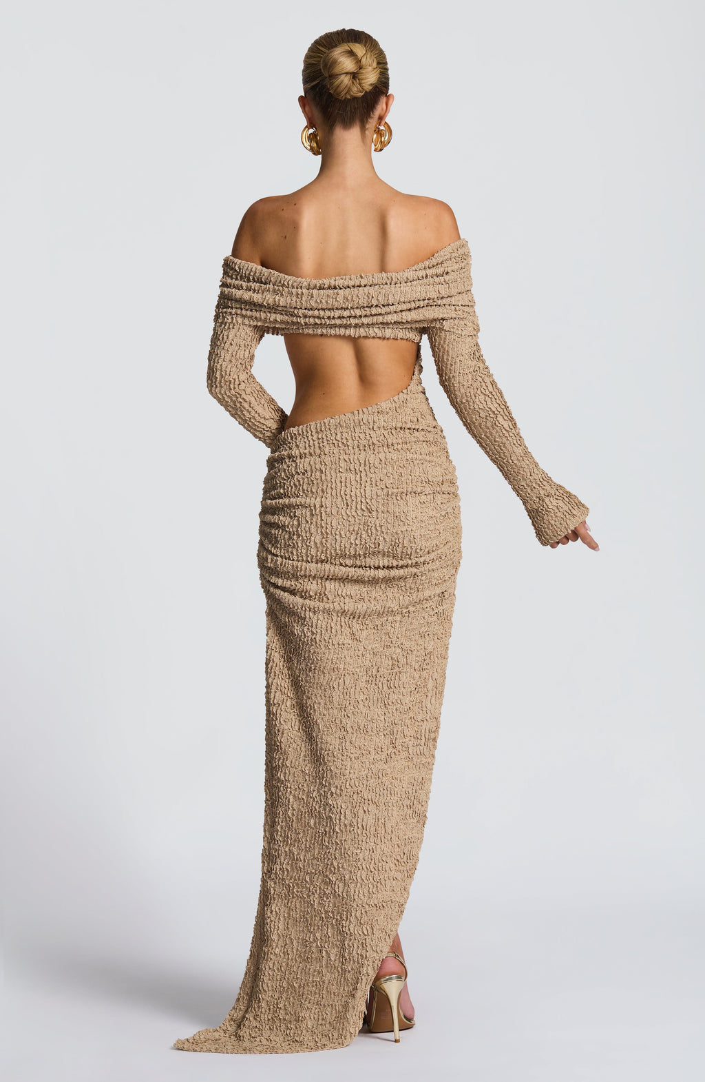 Oriana | Damen Midikleid mit Carmen-Ausschnitt und Raffung – Beige
