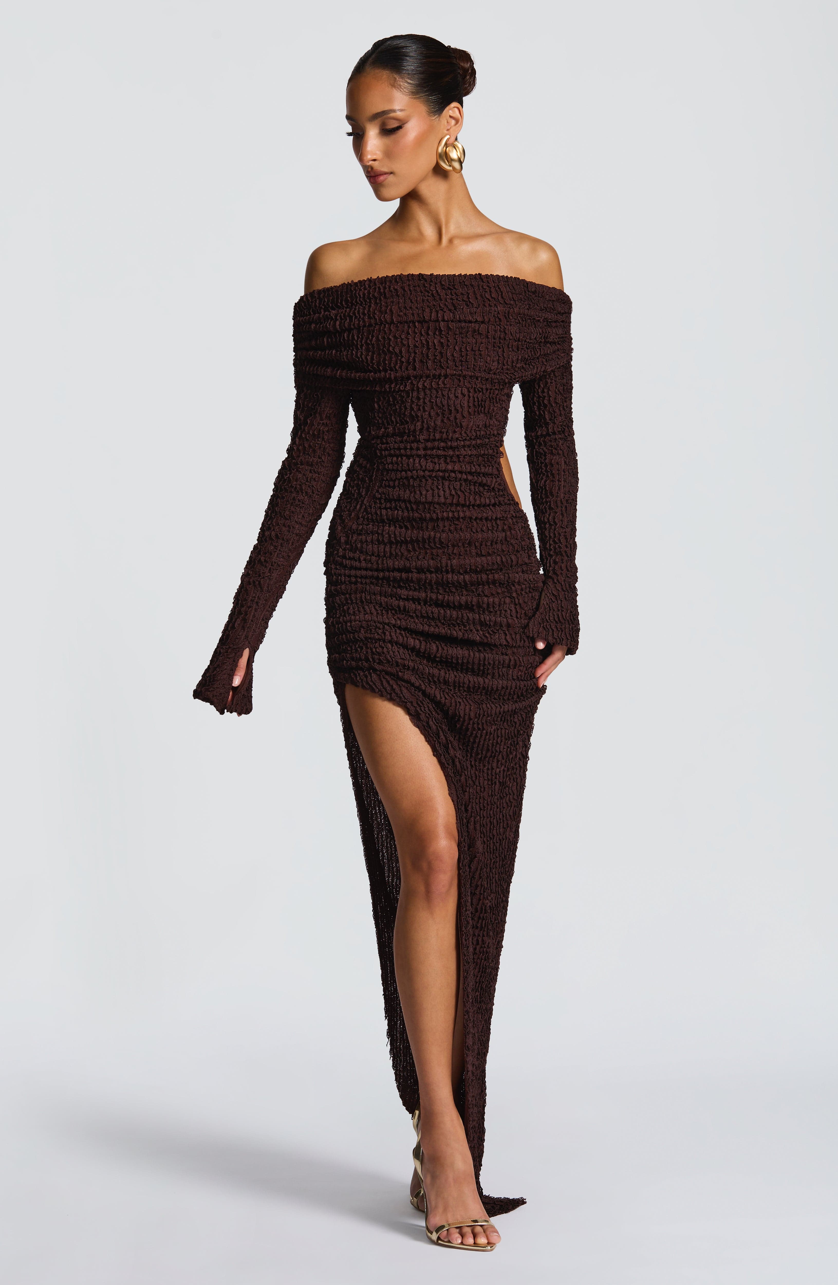 Mélisande | Damen Midikleid mit Carmen-Ausschnitt und Raffung – Pflaumenbraun