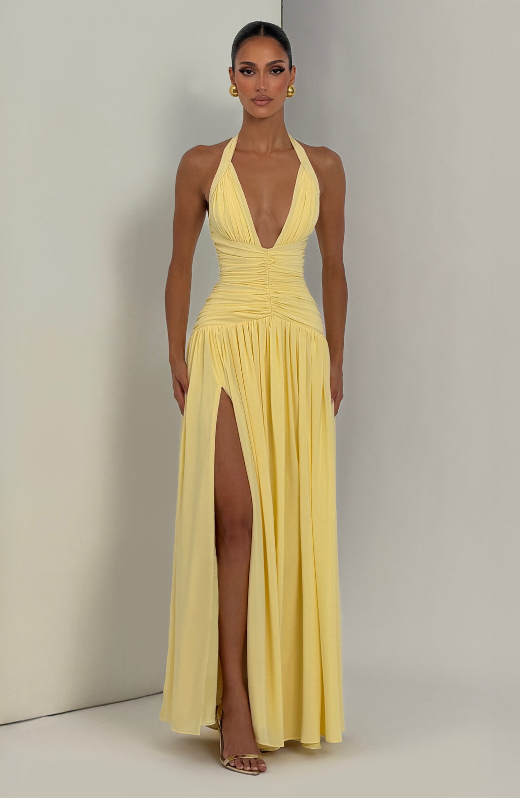 Ilaria | Damen Satin-Maxikleid mit Beinschlitz – Zitronengelb