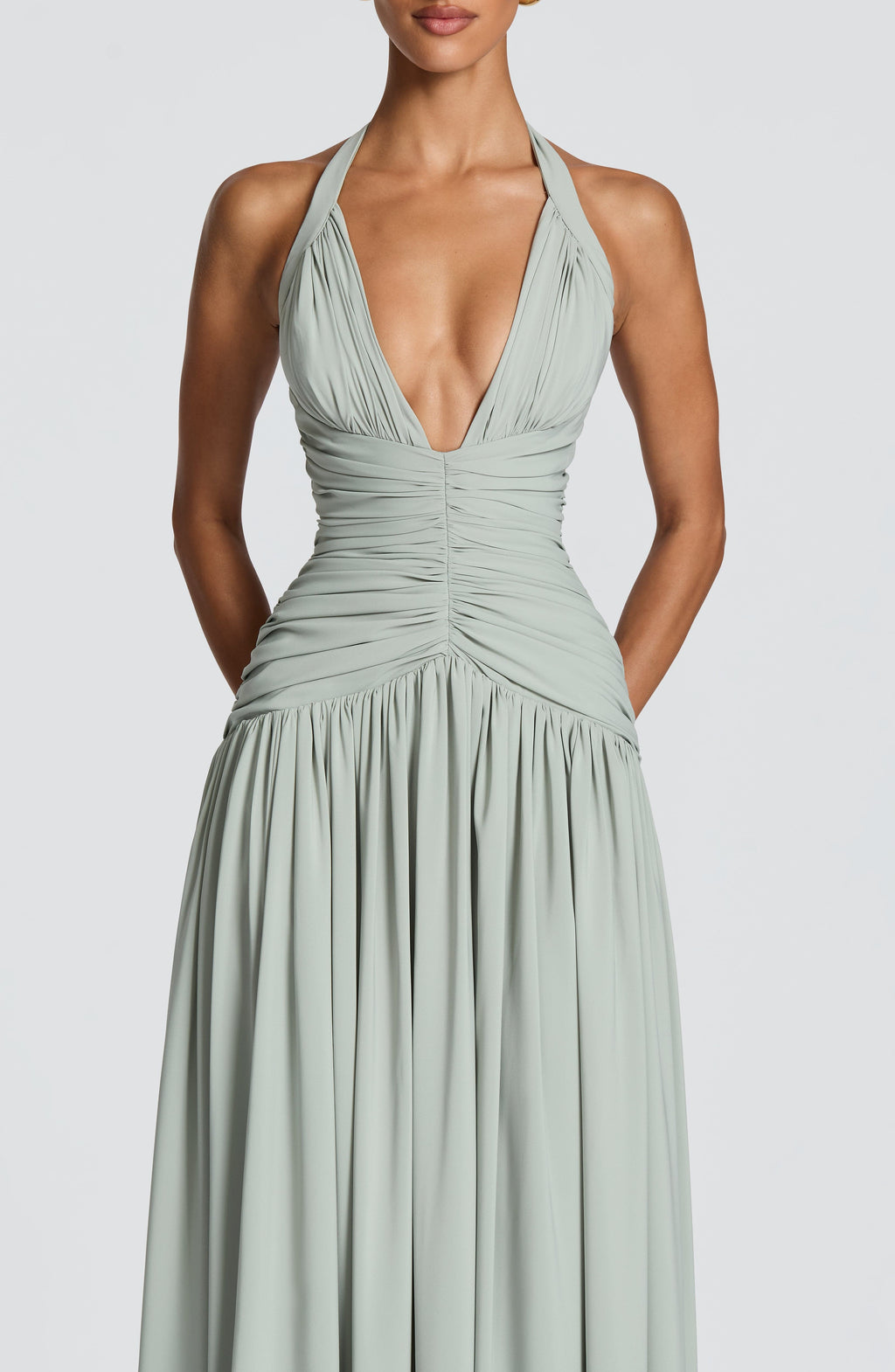 Honora | Damen Satin-Maxikleid mit Beinschlitz – Salbeigrün