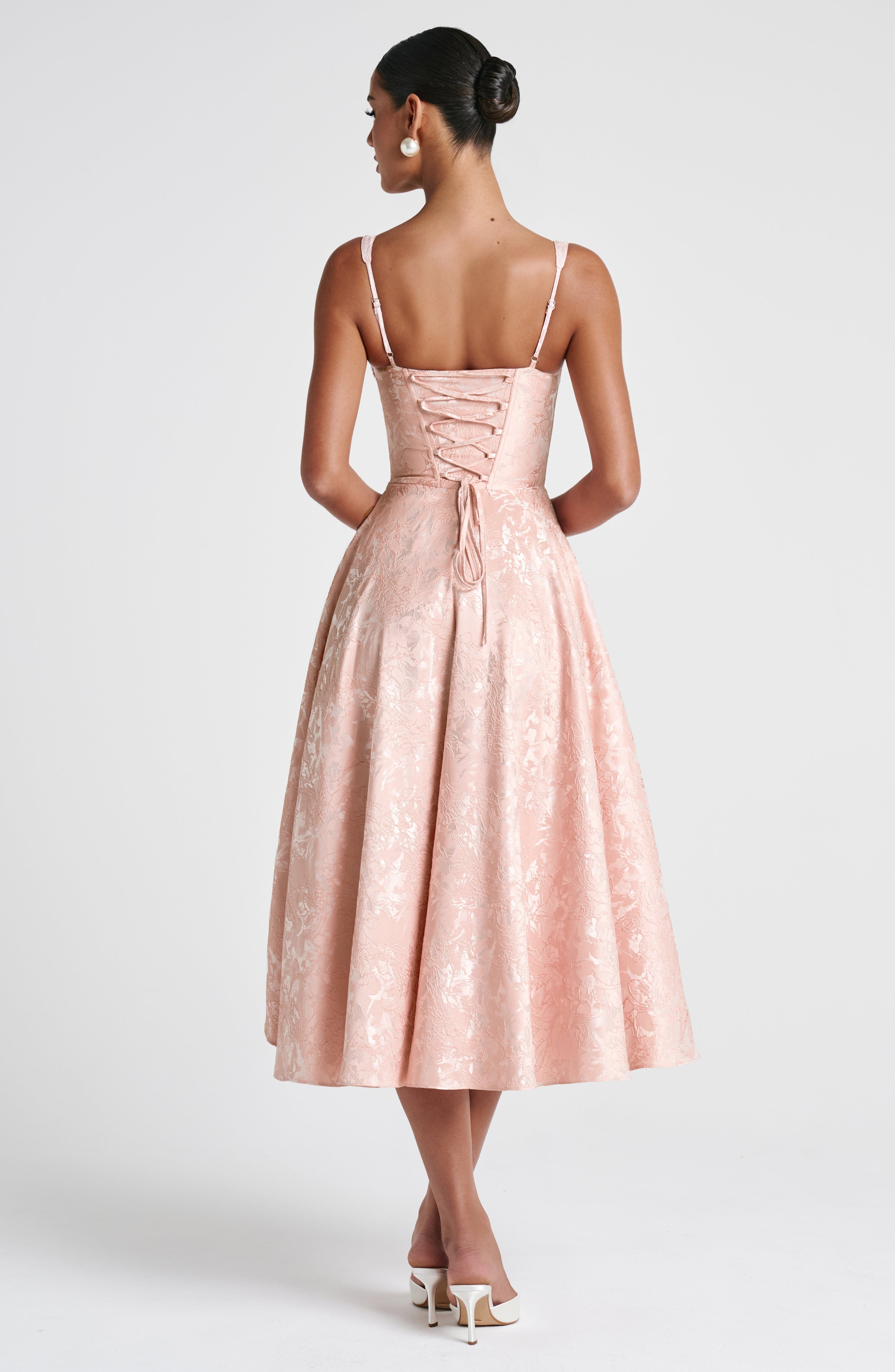 Ginevra | Damen Midikleid mit geformten Cups – Pfirsich