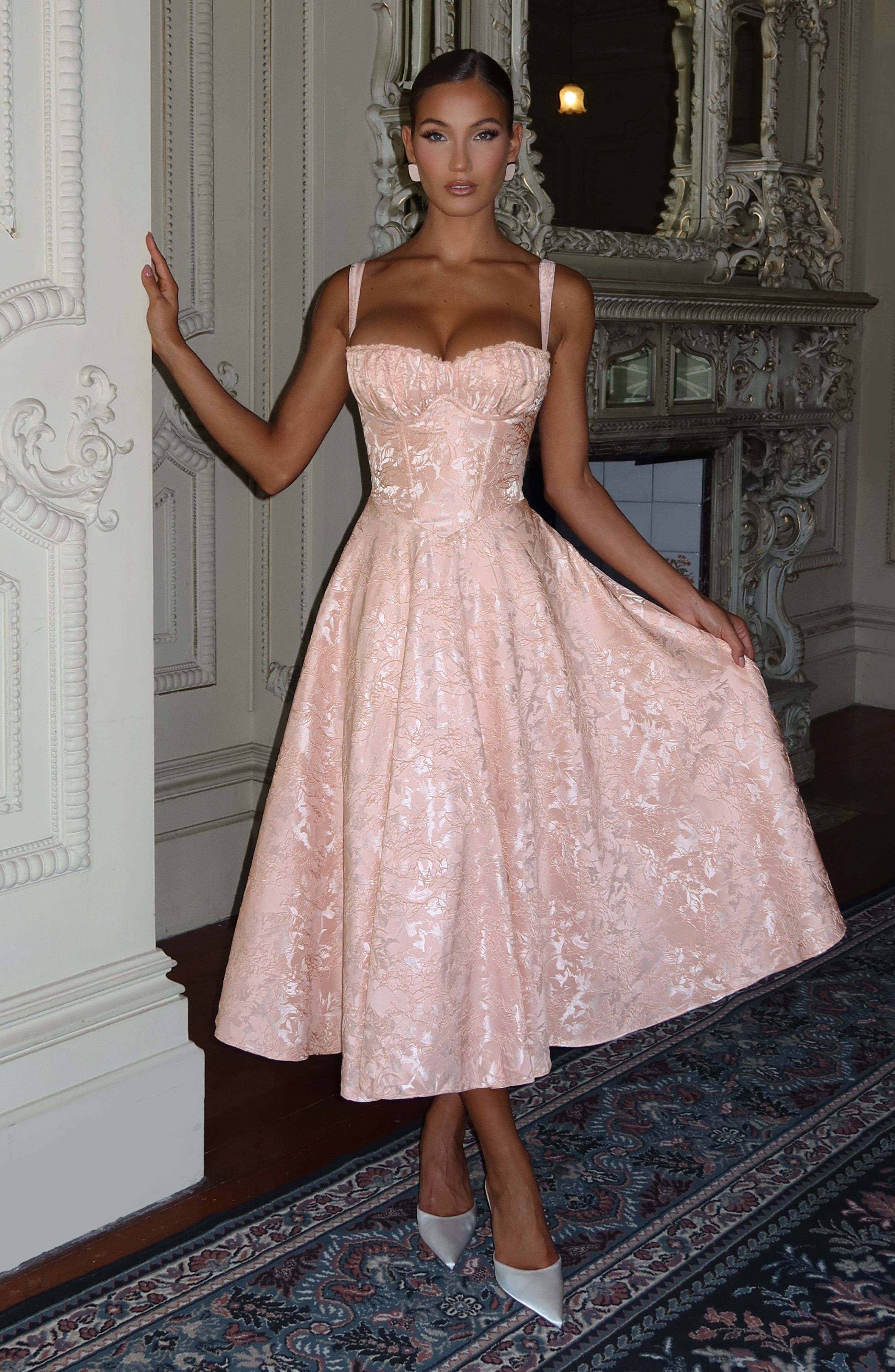 Ginevra | Damen Midikleid mit geformten Cups – Pfirsich