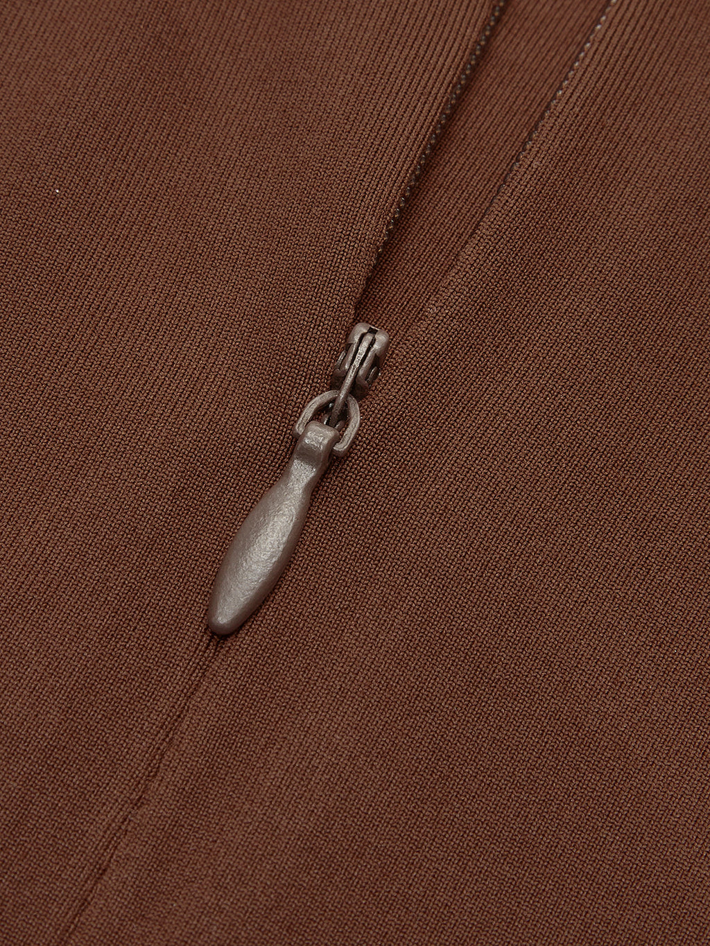 Damen Ballkleid mit Neckholder und Cut-Out-Detail