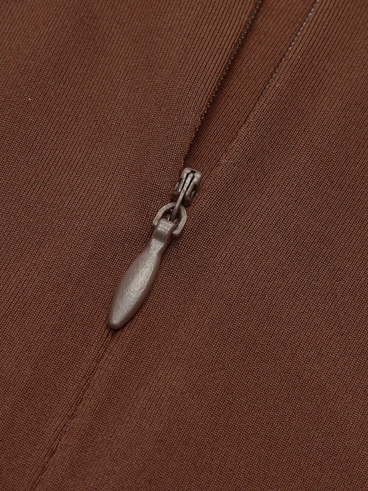 Damen Ballkleid mit Neckholder und Cut-Out-Detail