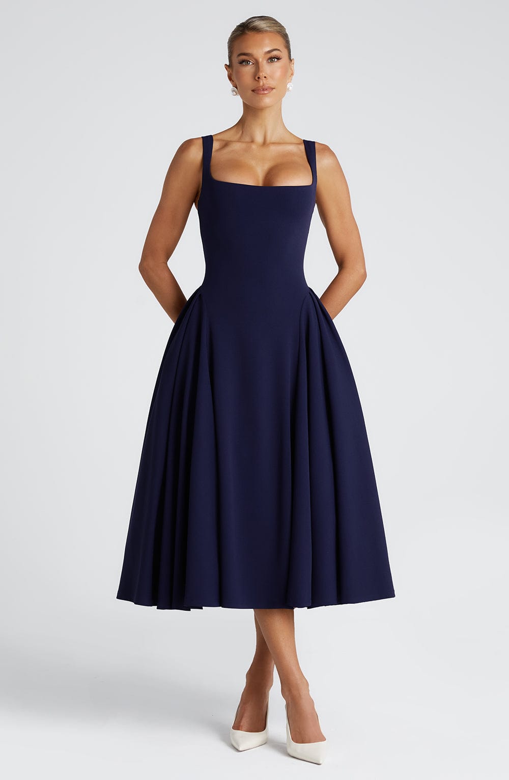 Cosima | Damen Fließendes Midikleid mit Karree-Ausschnitt – Dunkelblau