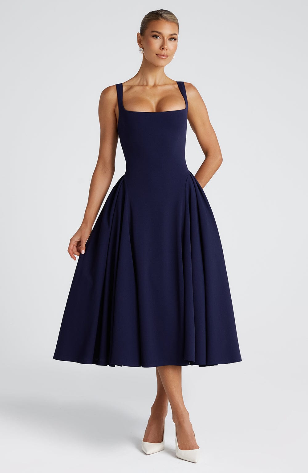 Cosima | Damen Fließendes Midikleid mit Karree-Ausschnitt – Dunkelblau