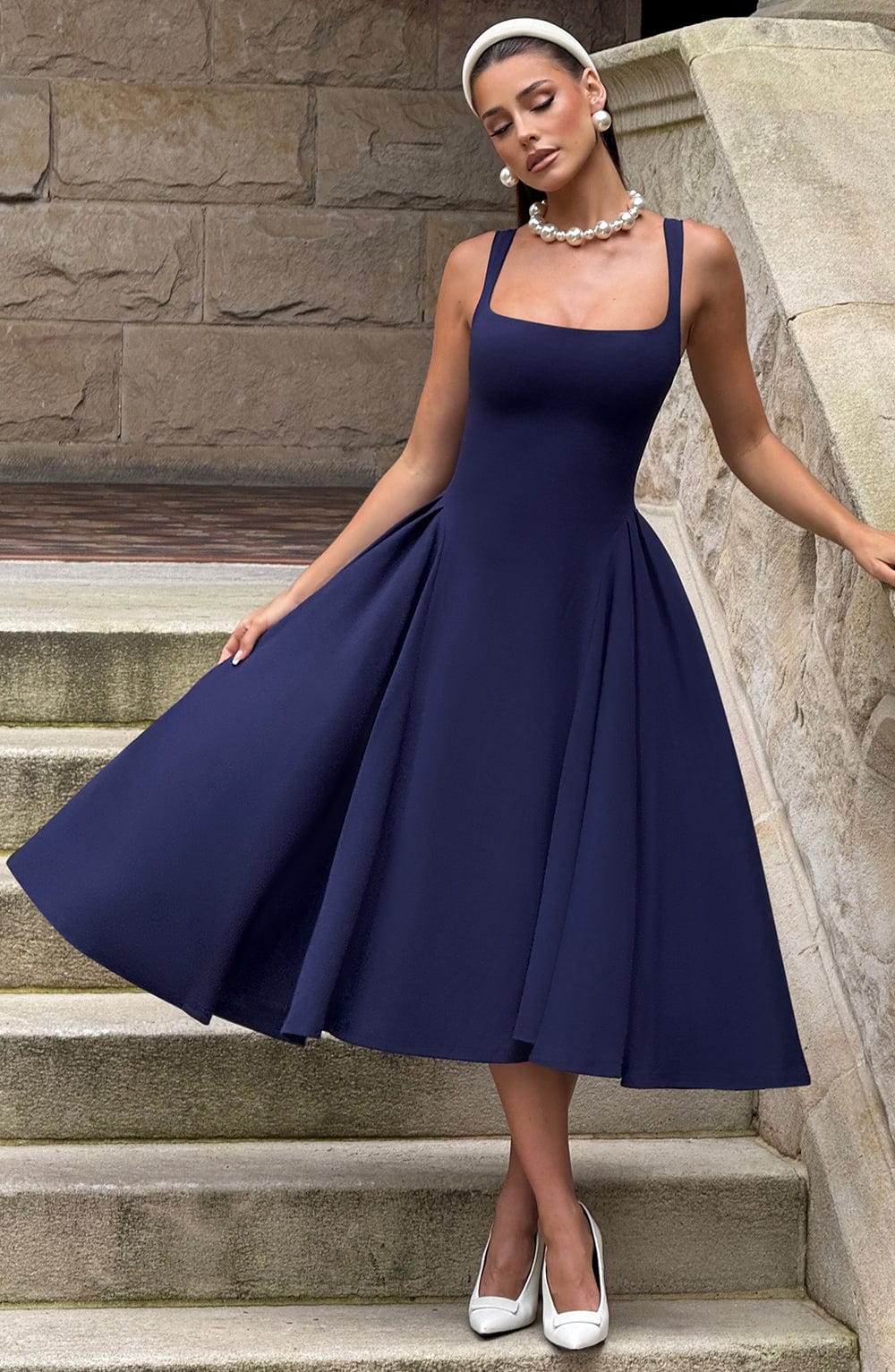 Cosima | Damen Fließendes Midikleid mit Karree-Ausschnitt – Dunkelblau