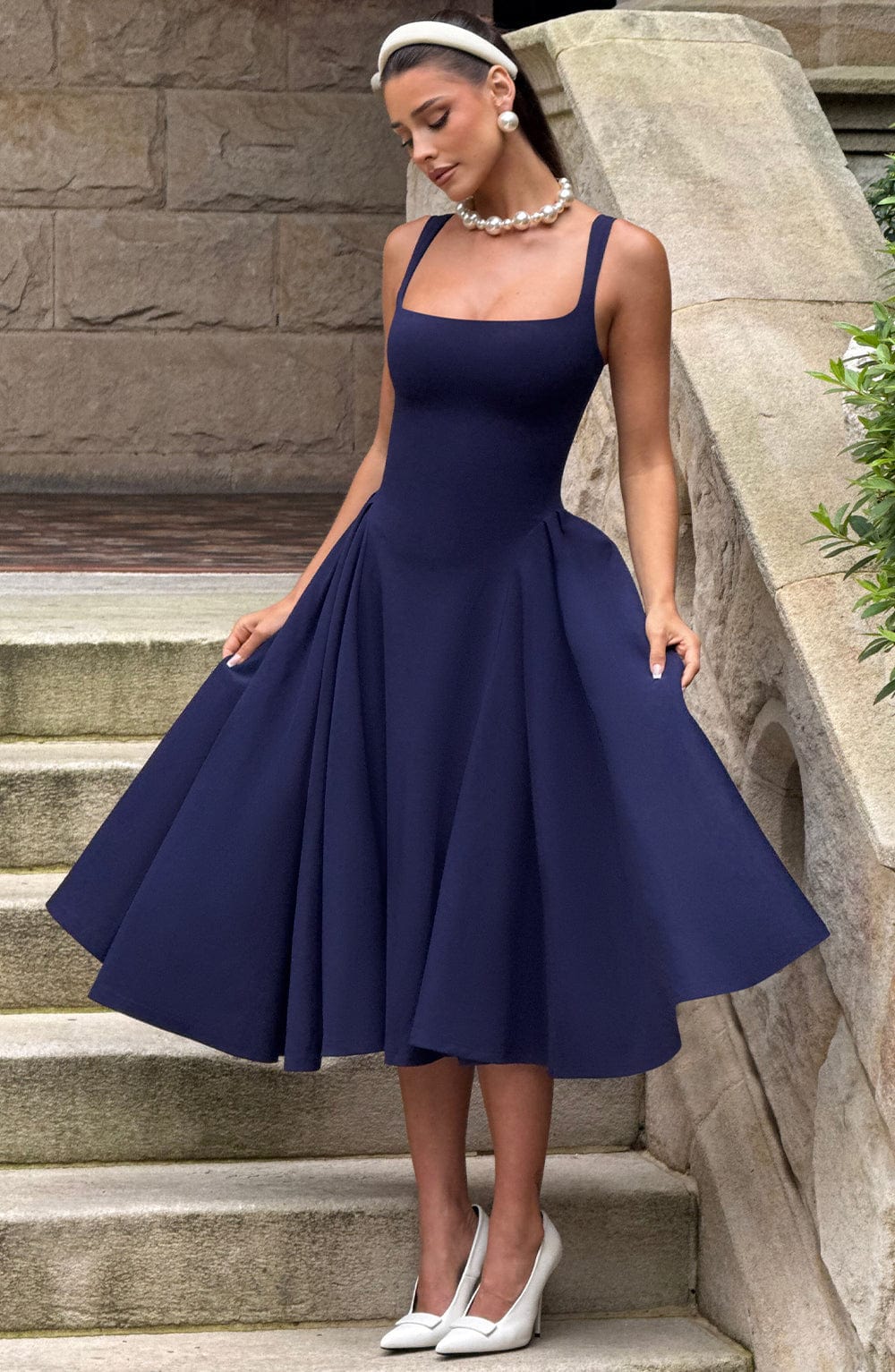 Cosima | Damen Fließendes Midikleid mit Karree-Ausschnitt – Dunkelblau