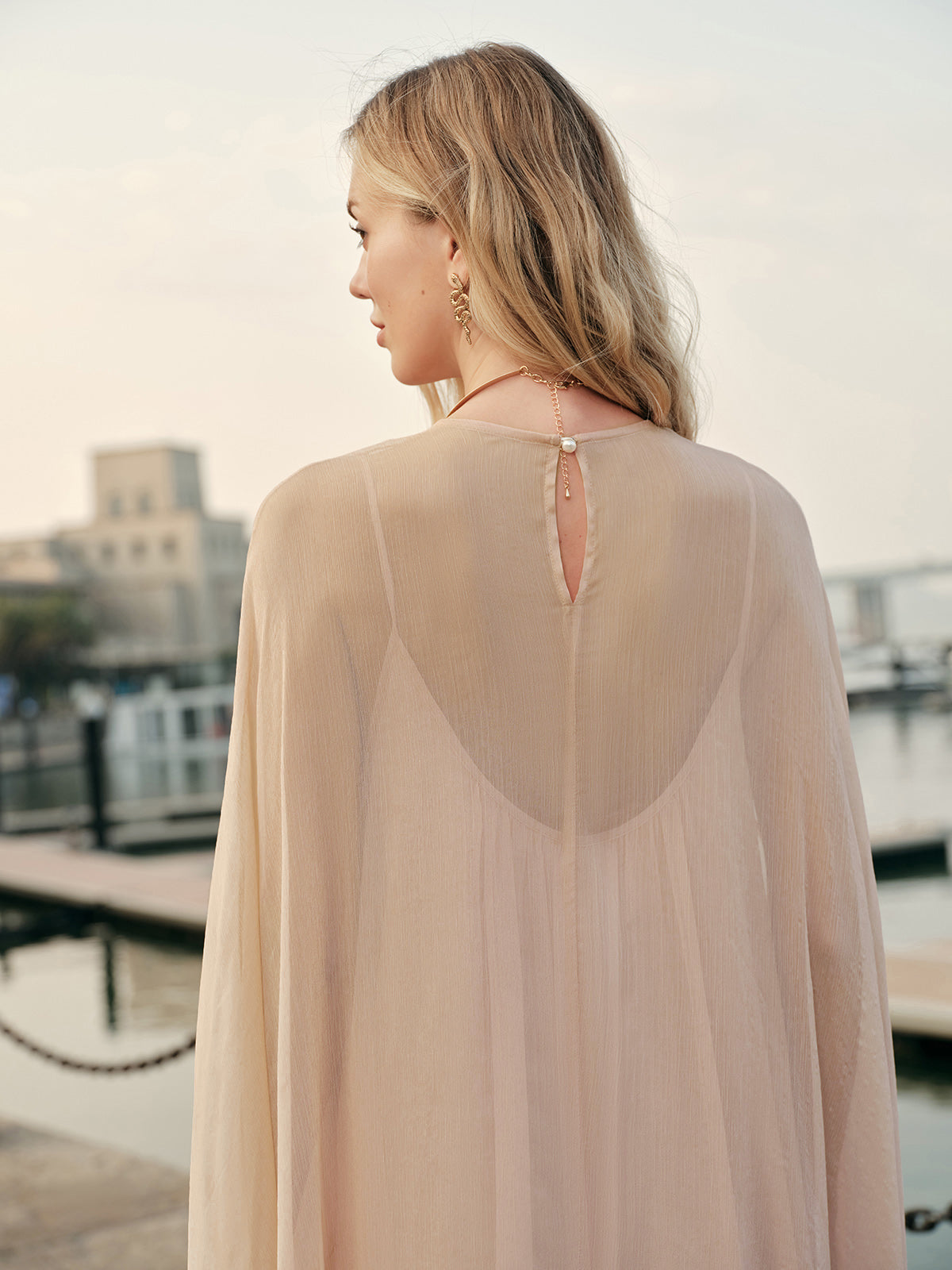 Seraphina | Damen Chiffon Maxikleid mit Umhang, Rüschen festlich