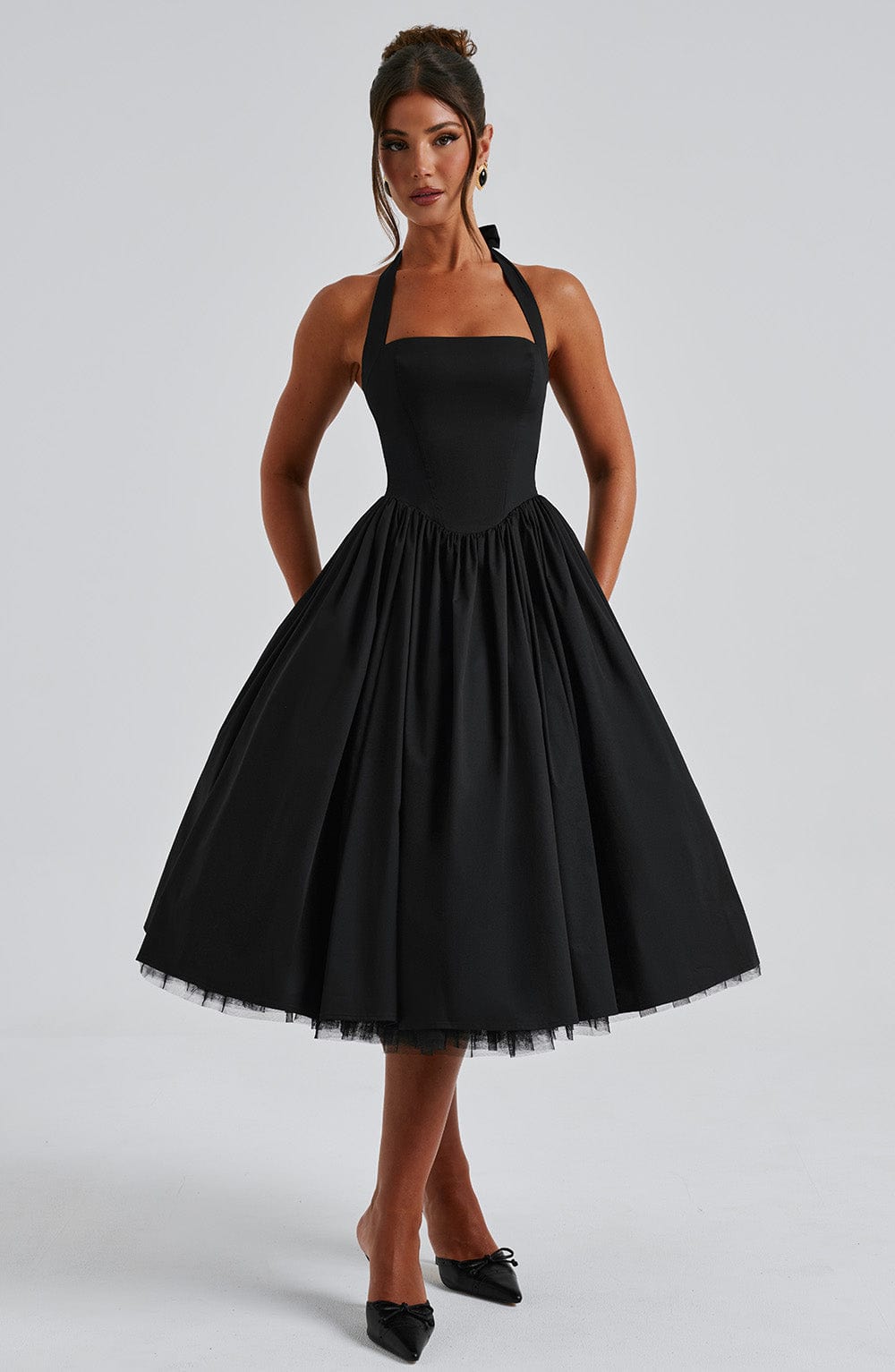 Leonora | Damen Midikleid mit Karree-Ausschnitt – Schwarz