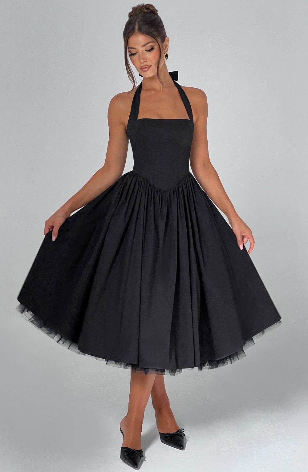 Leonora | Damen Midikleid mit Karree-Ausschnitt – Schwarz