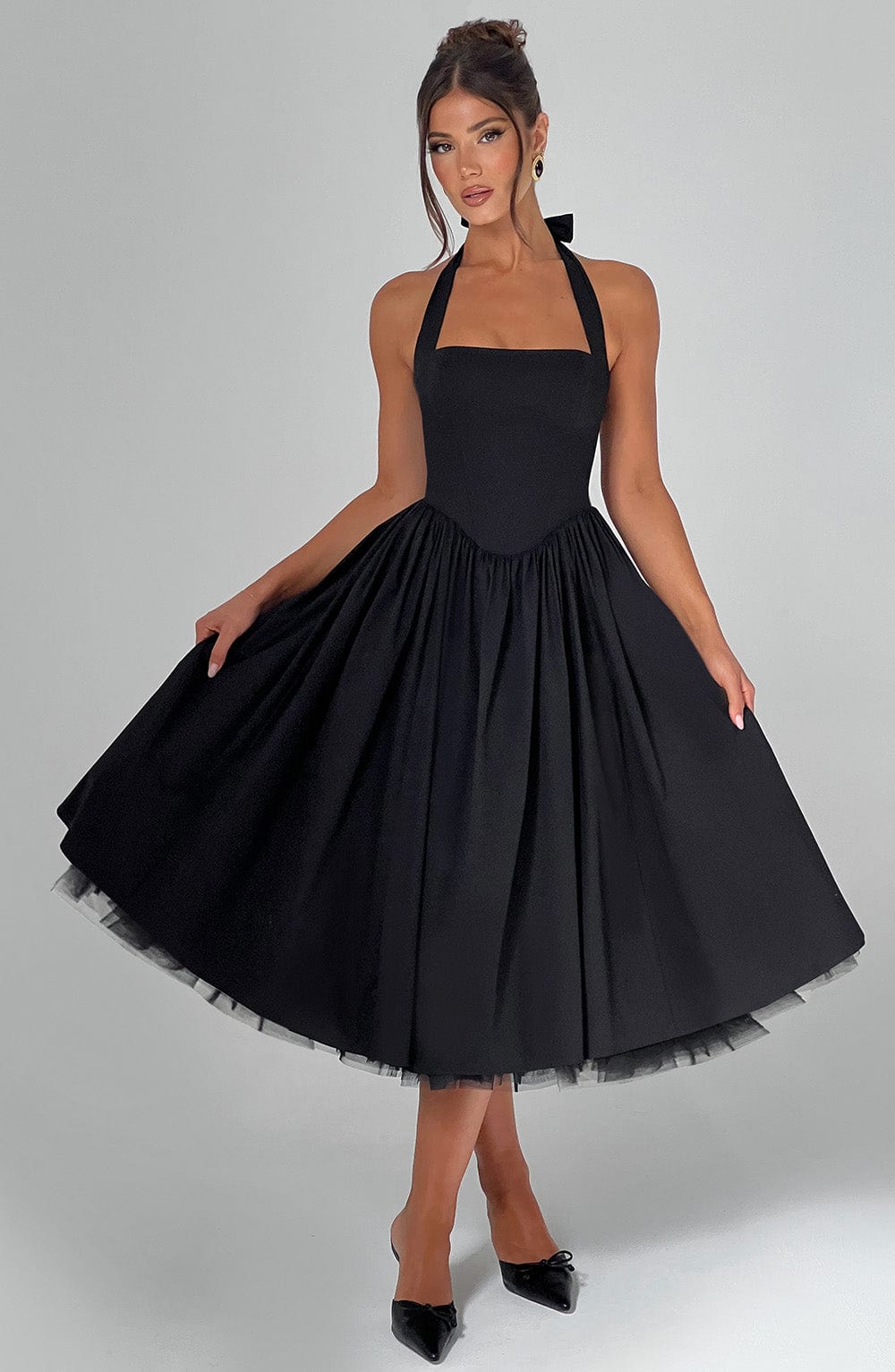 Leonora | Damen Midikleid mit Karree-Ausschnitt – Schwarz