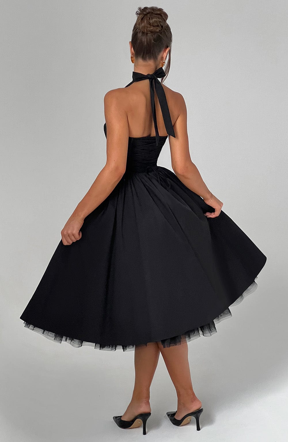 Leonora | Damen Midikleid mit Karree-Ausschnitt – Schwarz