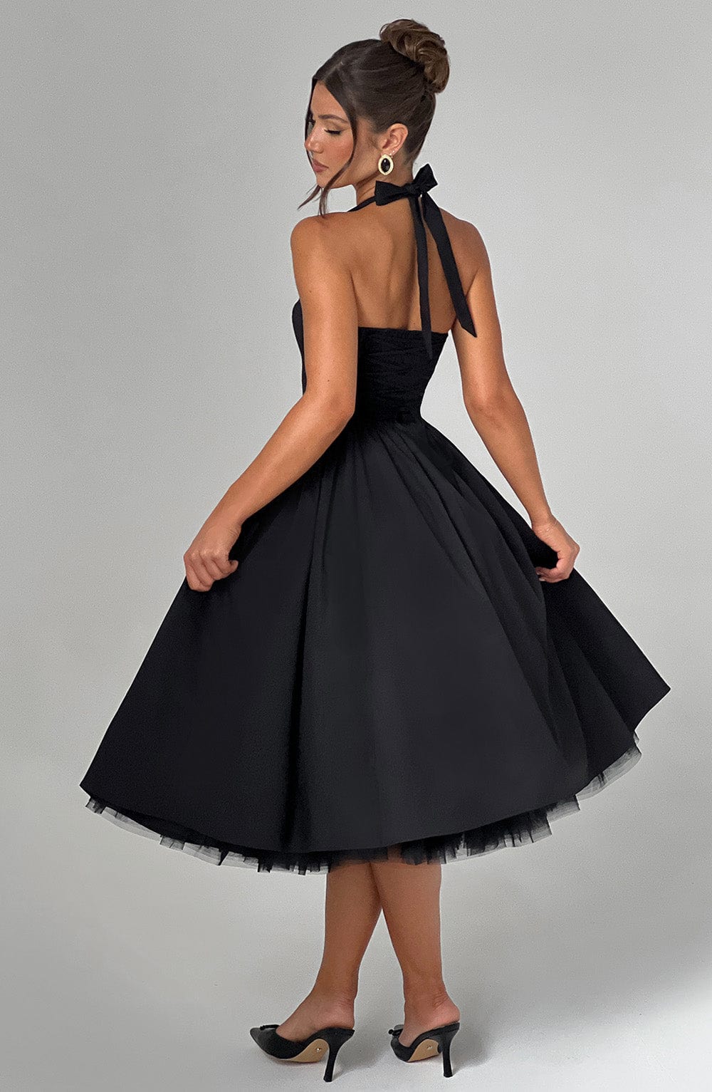 Leonora | Damen Midikleid mit Karree-Ausschnitt – Schwarz