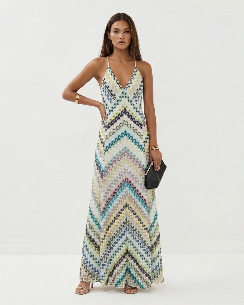 Damen Häkel-Maxikleid mit V-Ausschnitt und offenem Rücken und Spaghettitraegern