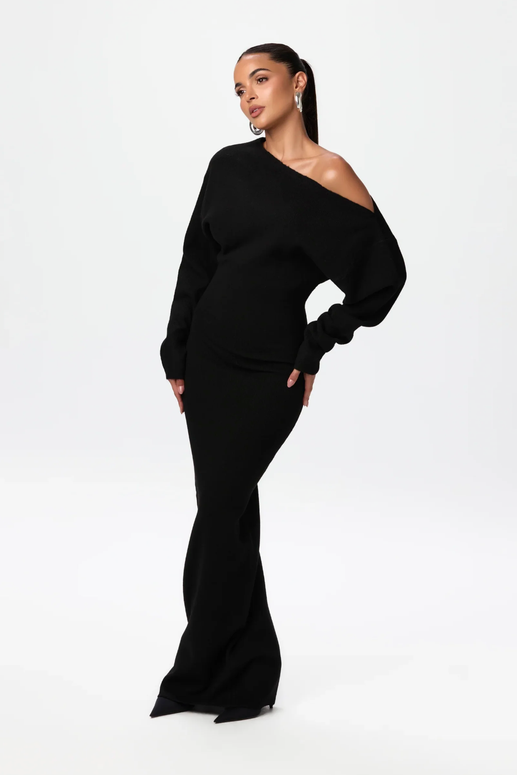 Damen Langärmliges Strick-Maxikleid mit Asymmetrischem Schulterausschnitt