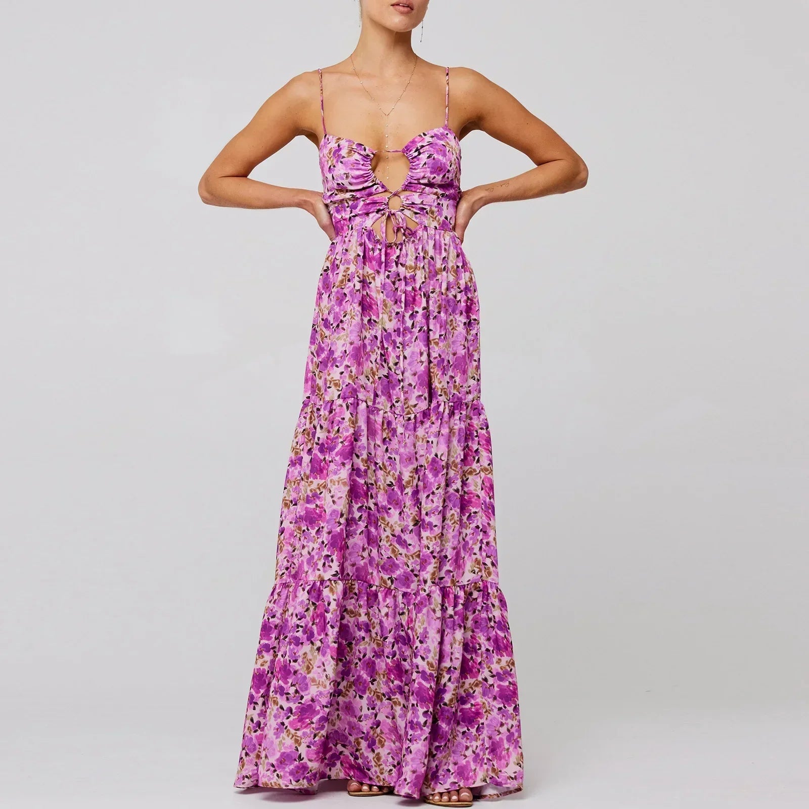 Damen Maxikleid mit Blumenmuster und Aussparungen mit Stufenrock und Spaghettiträgern