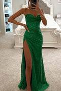 Damen Maxikleid mit Herzausschnitt Spaghettiträgern und hohem Beinschlitz mit Glitzerpartikeln