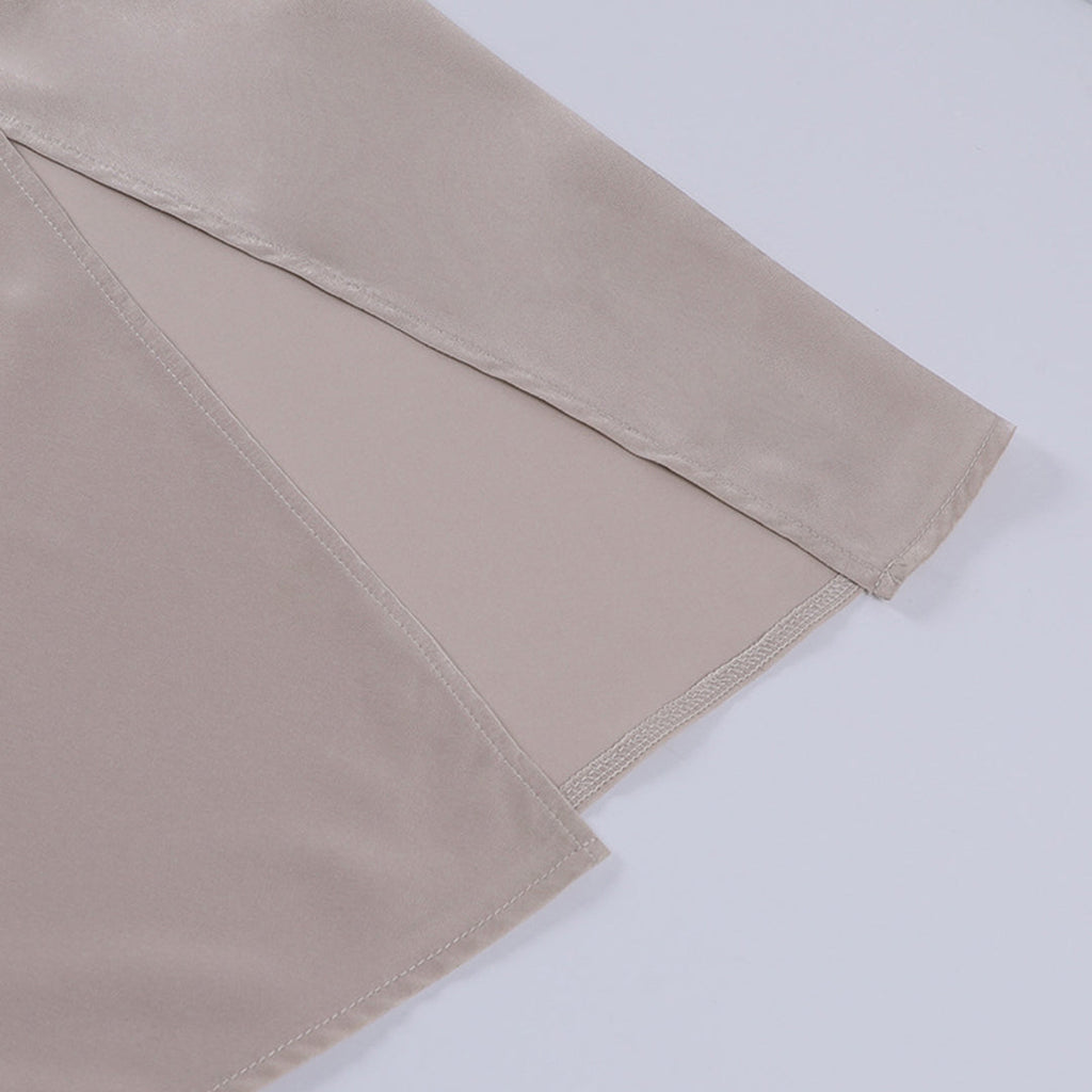 Damen Langes Kleid mit Spaghettiträgern V-Ausschnitt seitlichem Schlitz und Knopfdetail