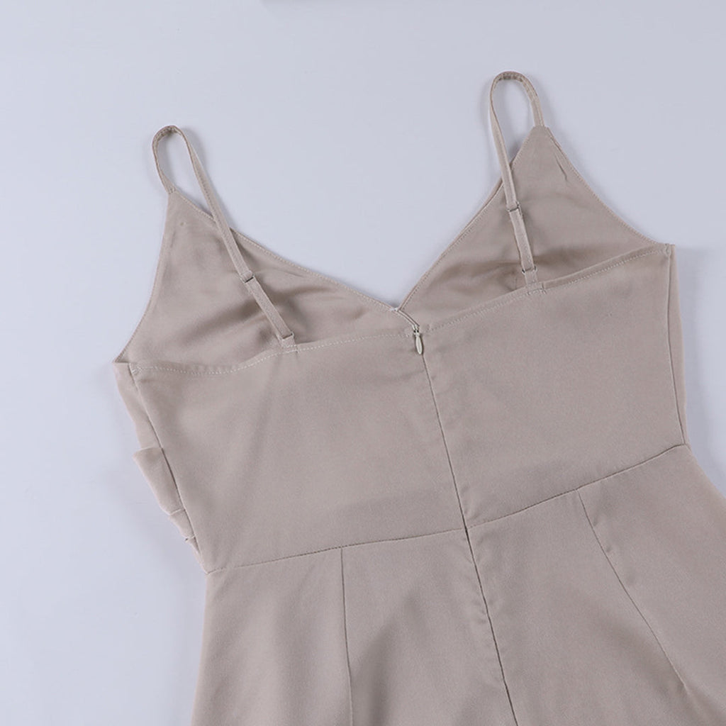 Damen Langes Kleid mit Spaghettiträgern V-Ausschnitt seitlichem Schlitz und Knopfdetail