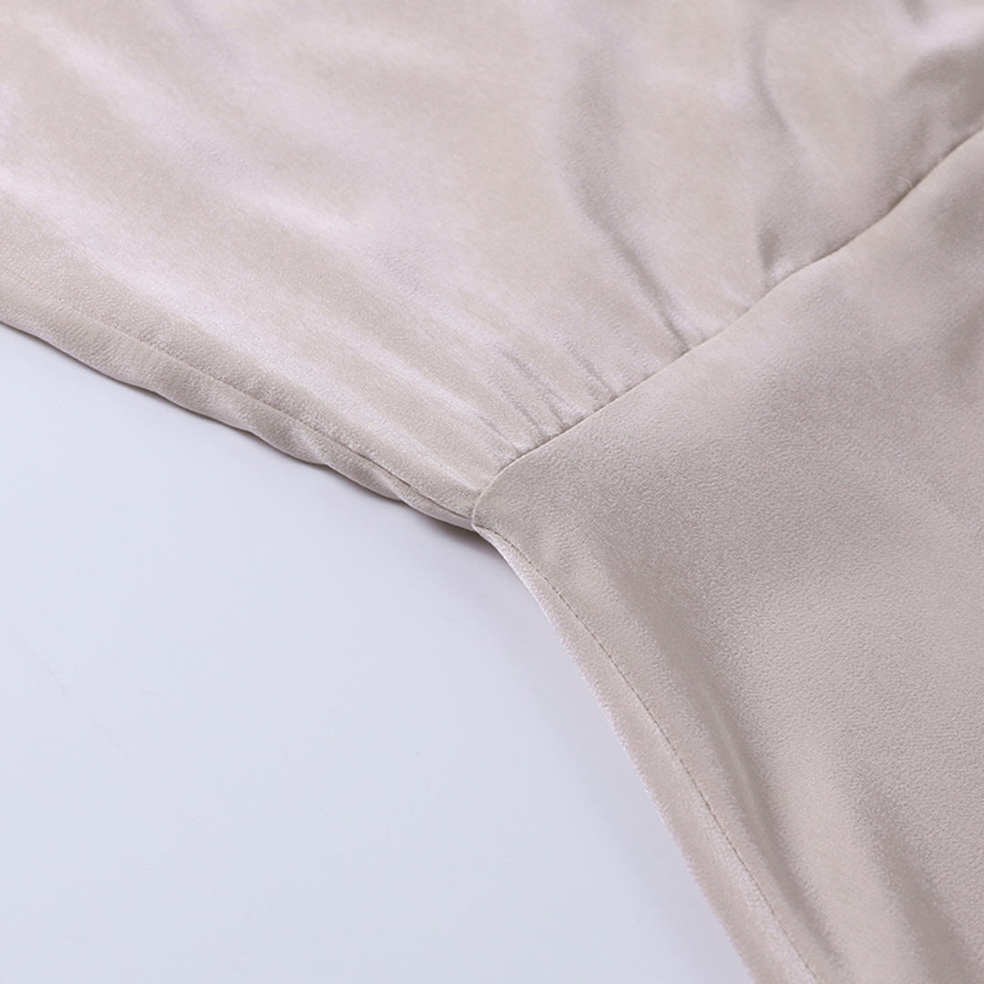 Damen Langes Kleid mit Spaghettiträgern V-Ausschnitt seitlichem Schlitz und Knopfdetail