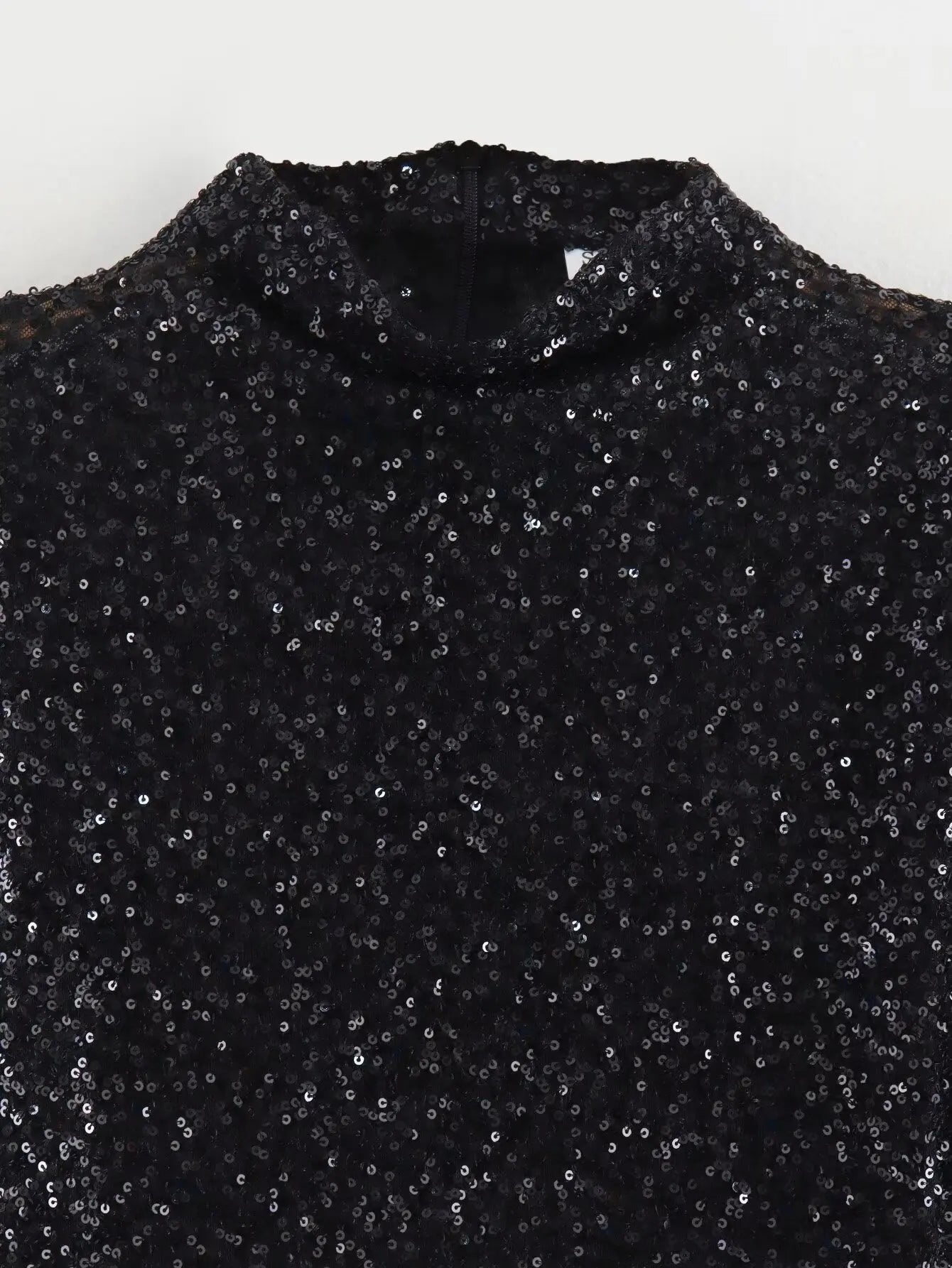 Damen Pailletten-Minikleid mit Rundhalsausschnitt und Strukturierten Schultern