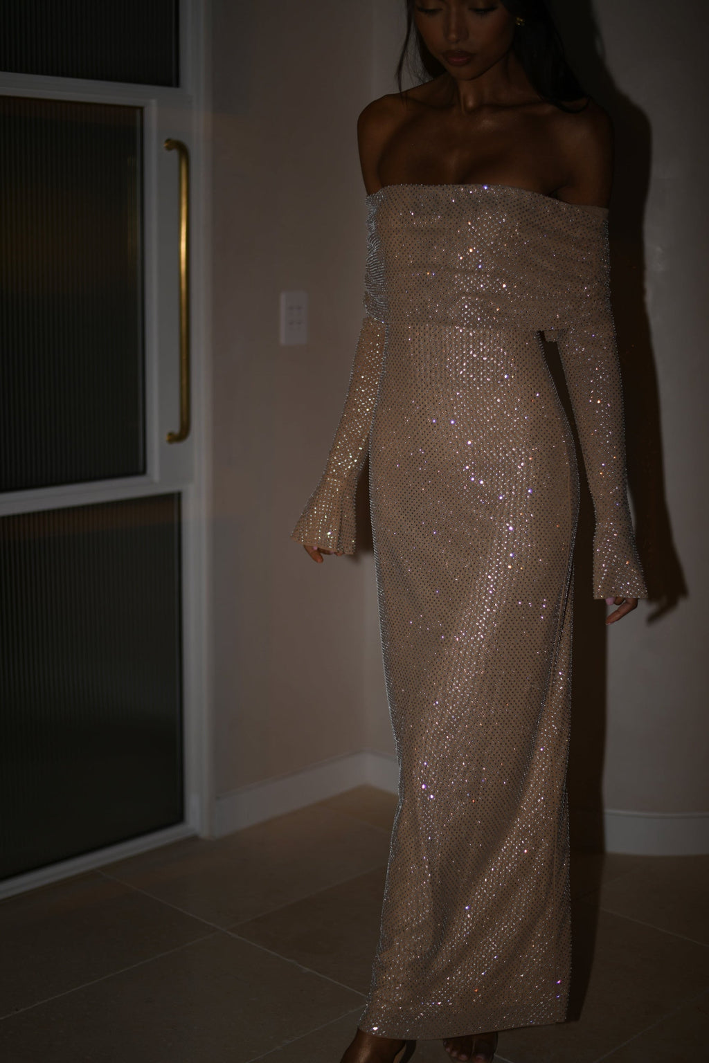 Damen Schulterfreies Glitzer-Maxikleid mit langen Ärmeln