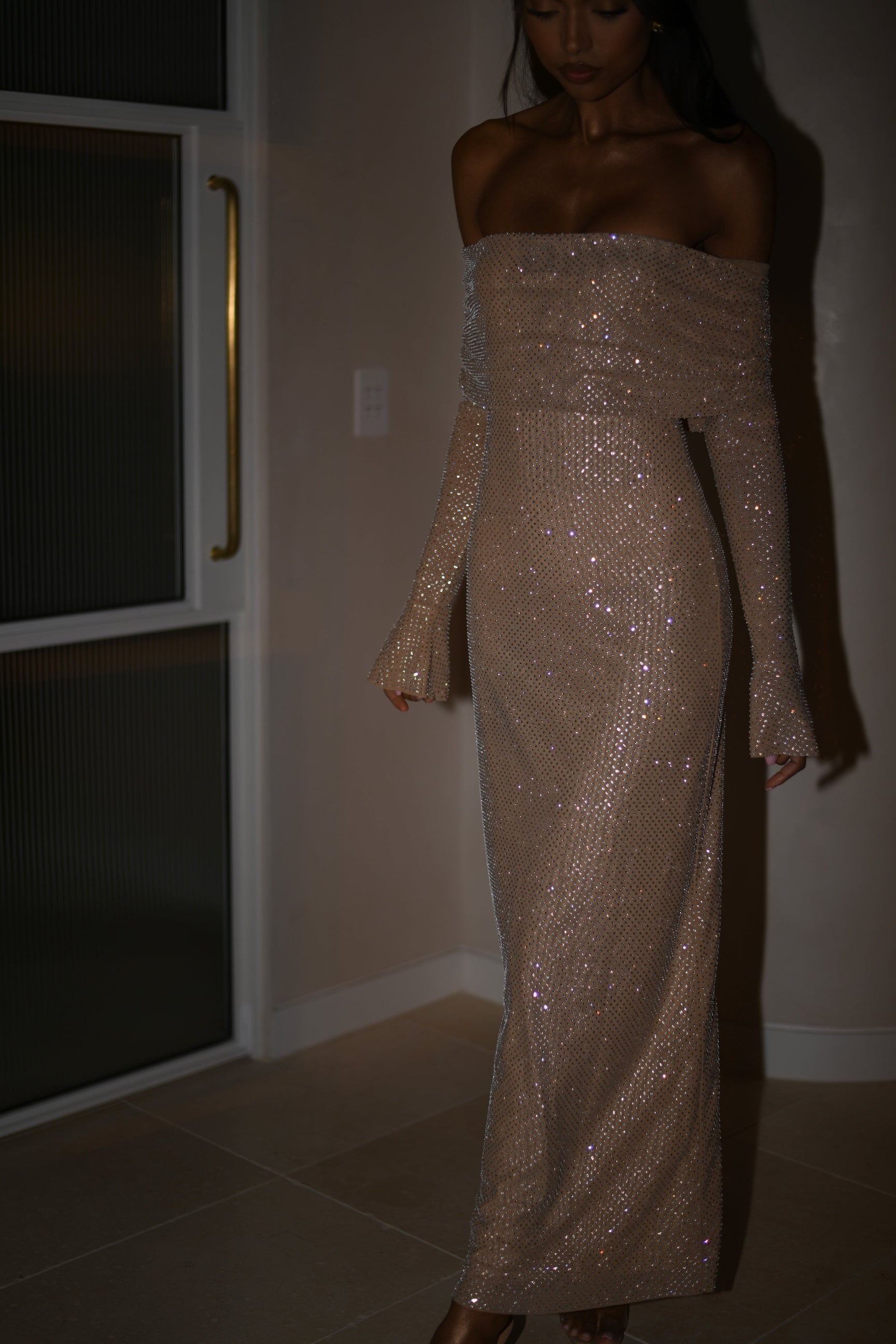 Damen Schulterfreies Glitzer-Maxikleid mit langen Ärmeln