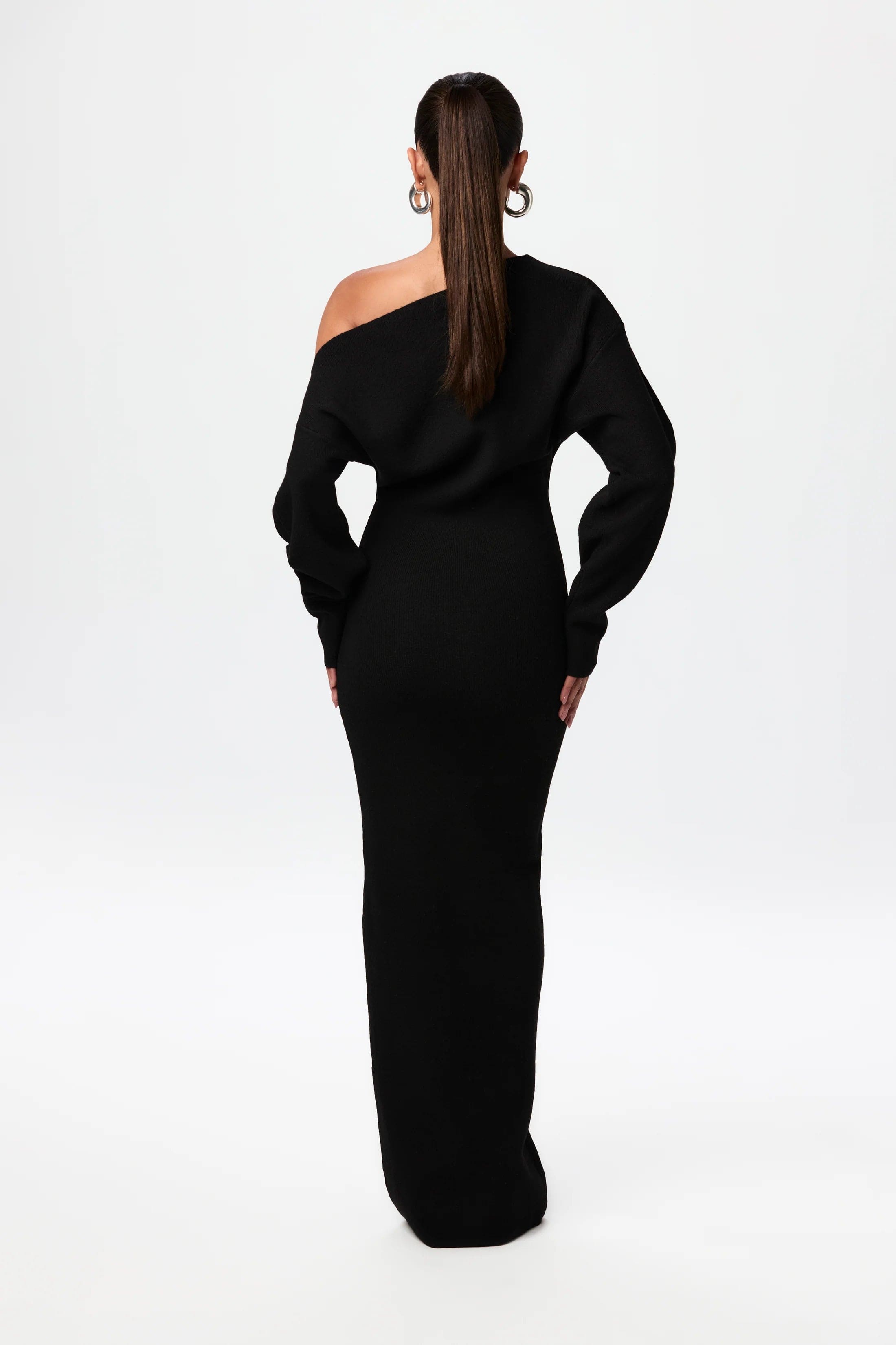 Damen Schulterfreies Strickkleid mit Asymmetrischem Ausschnitt Langen Ärmeln und Maxilänge