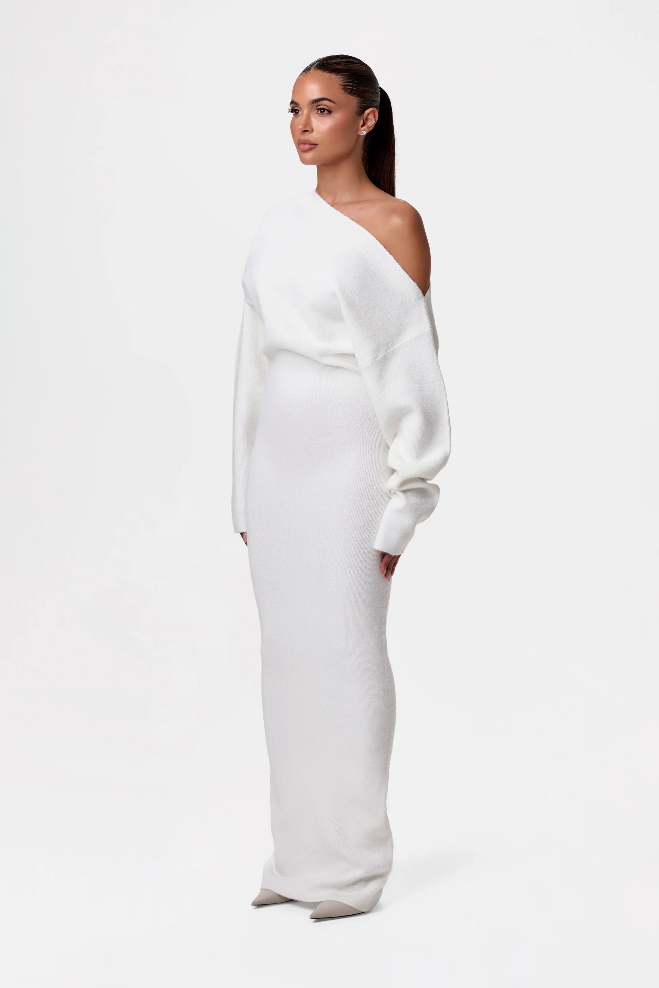 Damen Schulterfreies Strickkleid mit Asymmetrischem Ausschnitt Langen Ärmeln und Maxilänge