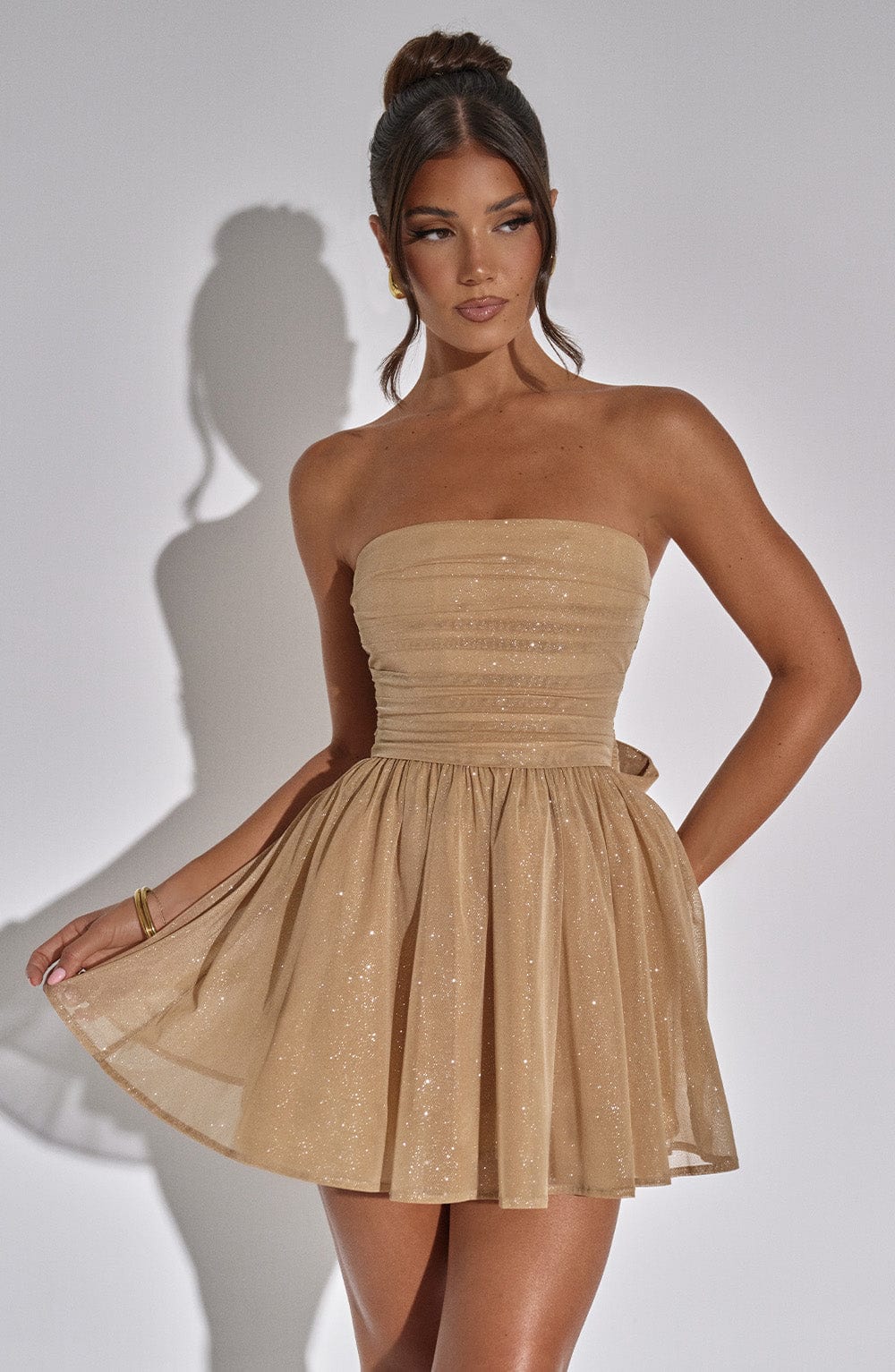 Damen Trägerloses Minikleid mit gerafftem Oberteil