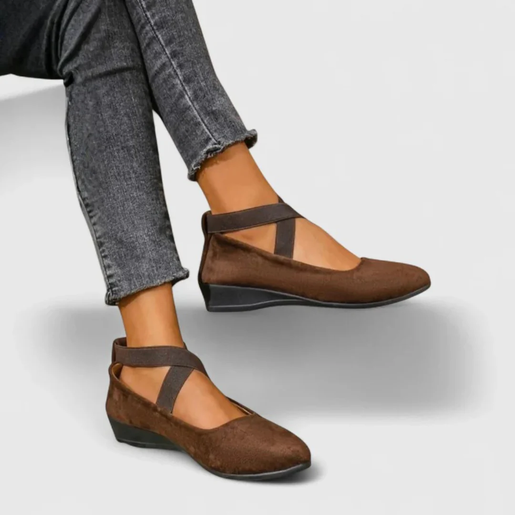 Sandalen Damen mit elastischen Überkreuzriemen und Keilabsatz