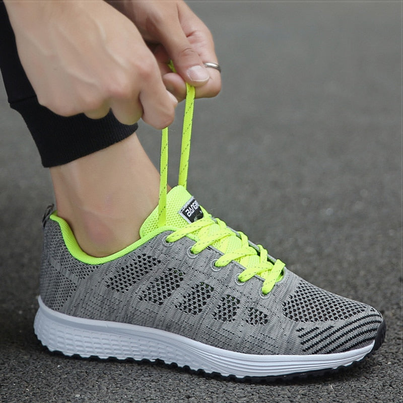 Sneaker Damen mit Mesh-Obermaterial und profilierter Sohle