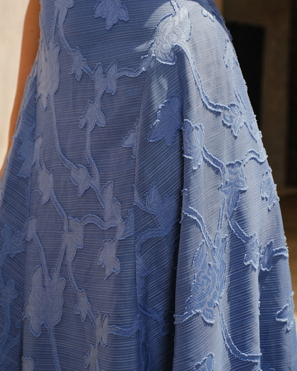 Zélie | Damen Jacquard-Maxikleid mit Raffung – Blau