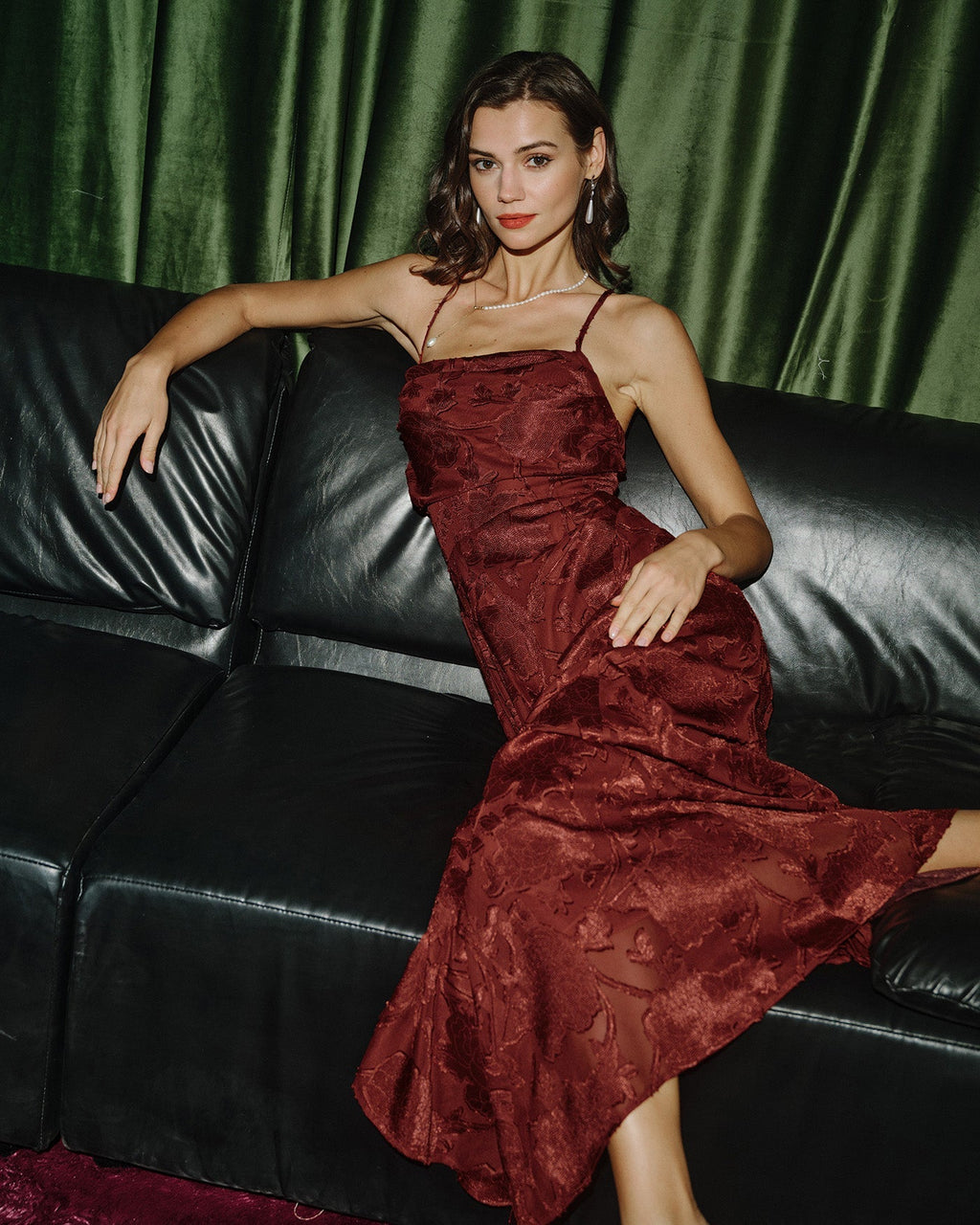 Sabine | Damen Floral-Maxikleid mit Kreuzträgern – Ziegelrot