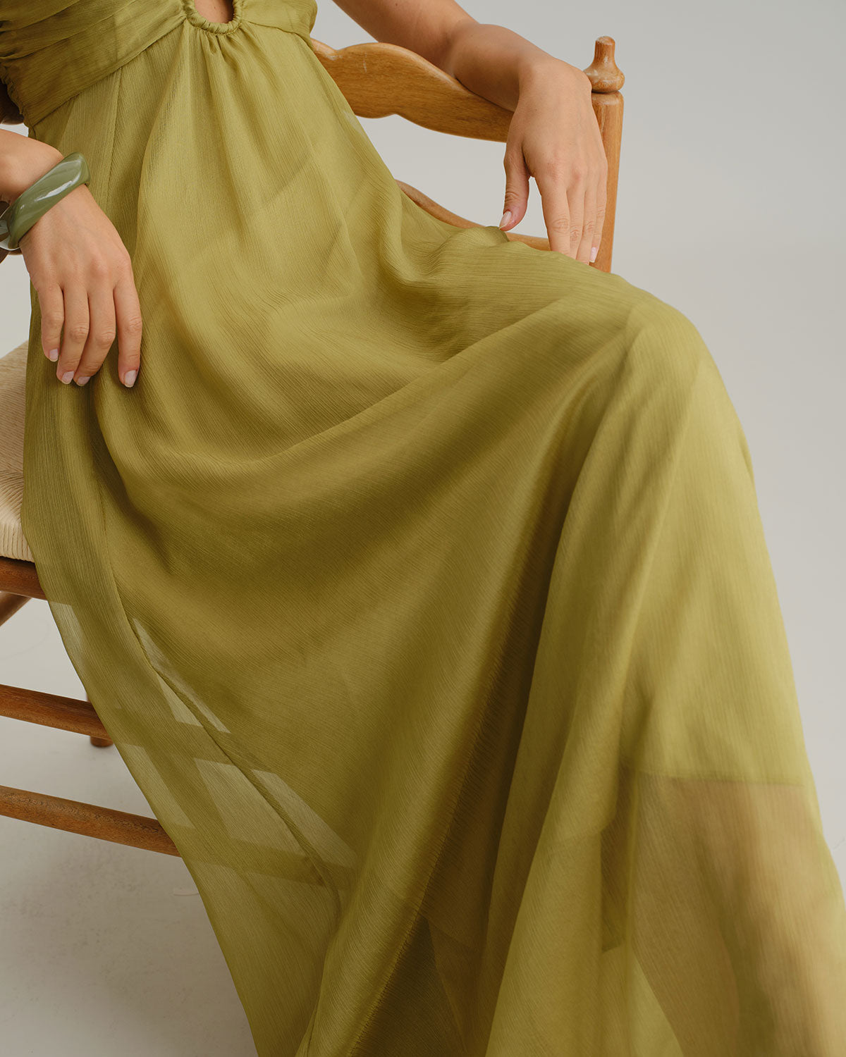 Thea | Damen Maxikleid mit Raffung – Grün