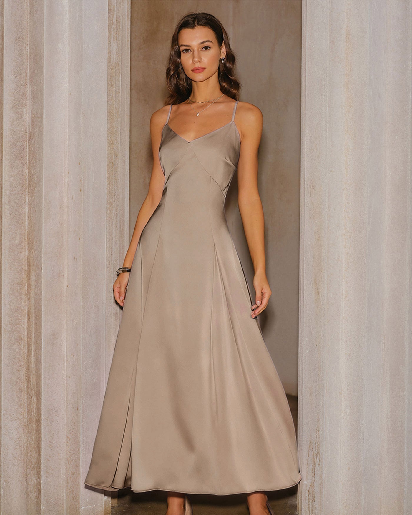 Eveline | Damen Satin-Maxikleid – Apricot