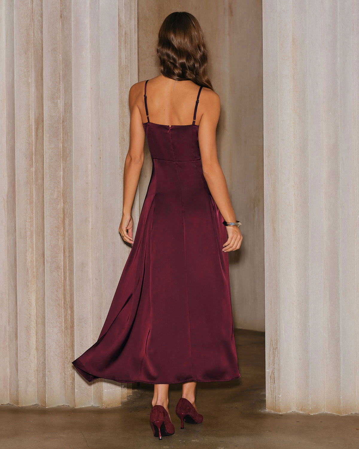Isabelle | Damen Satin-Maxikleid in A-Linie – Bordeaux