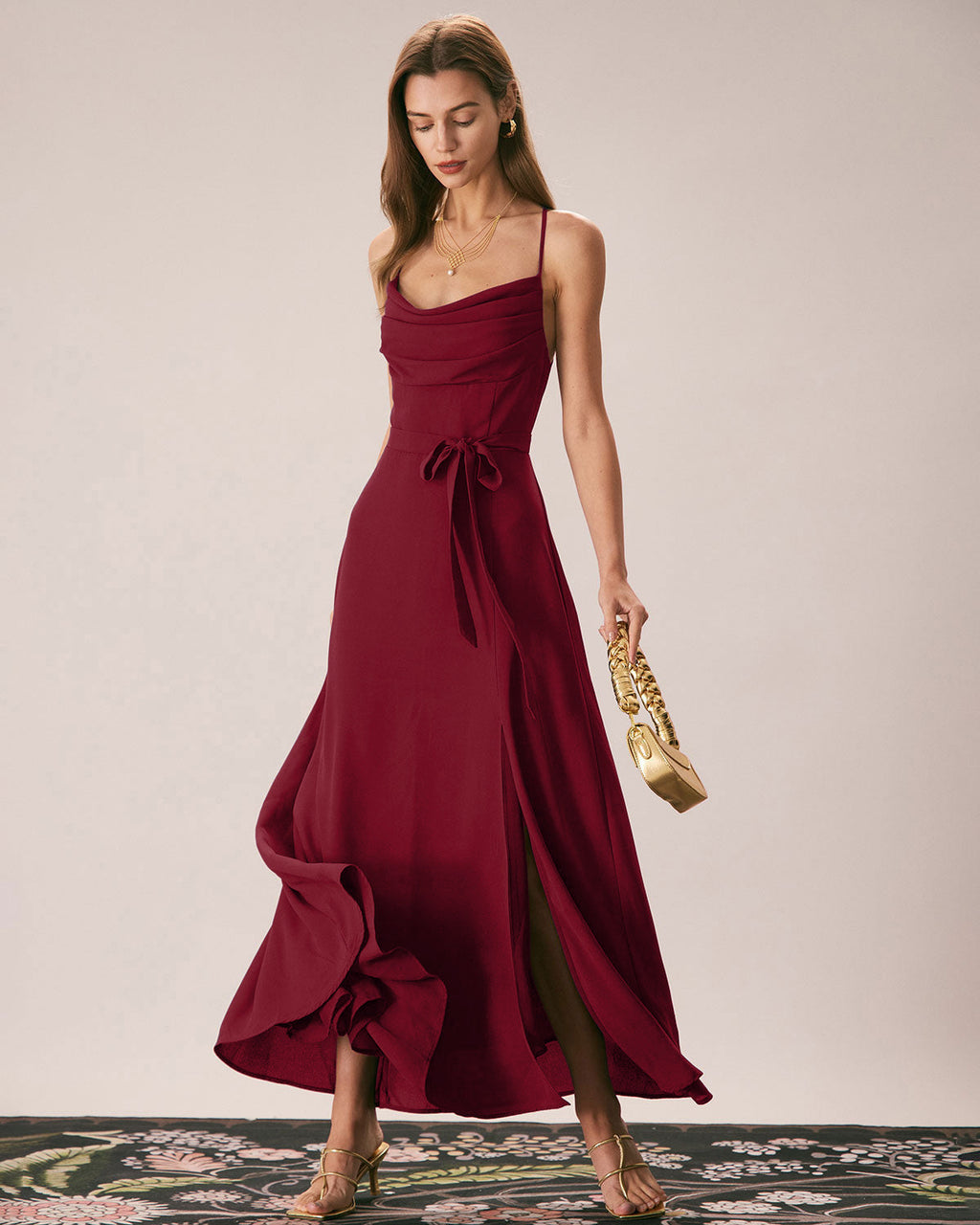 Juna | Damen Maxikleid mit Wasserfall-Ausschnitt – Rot