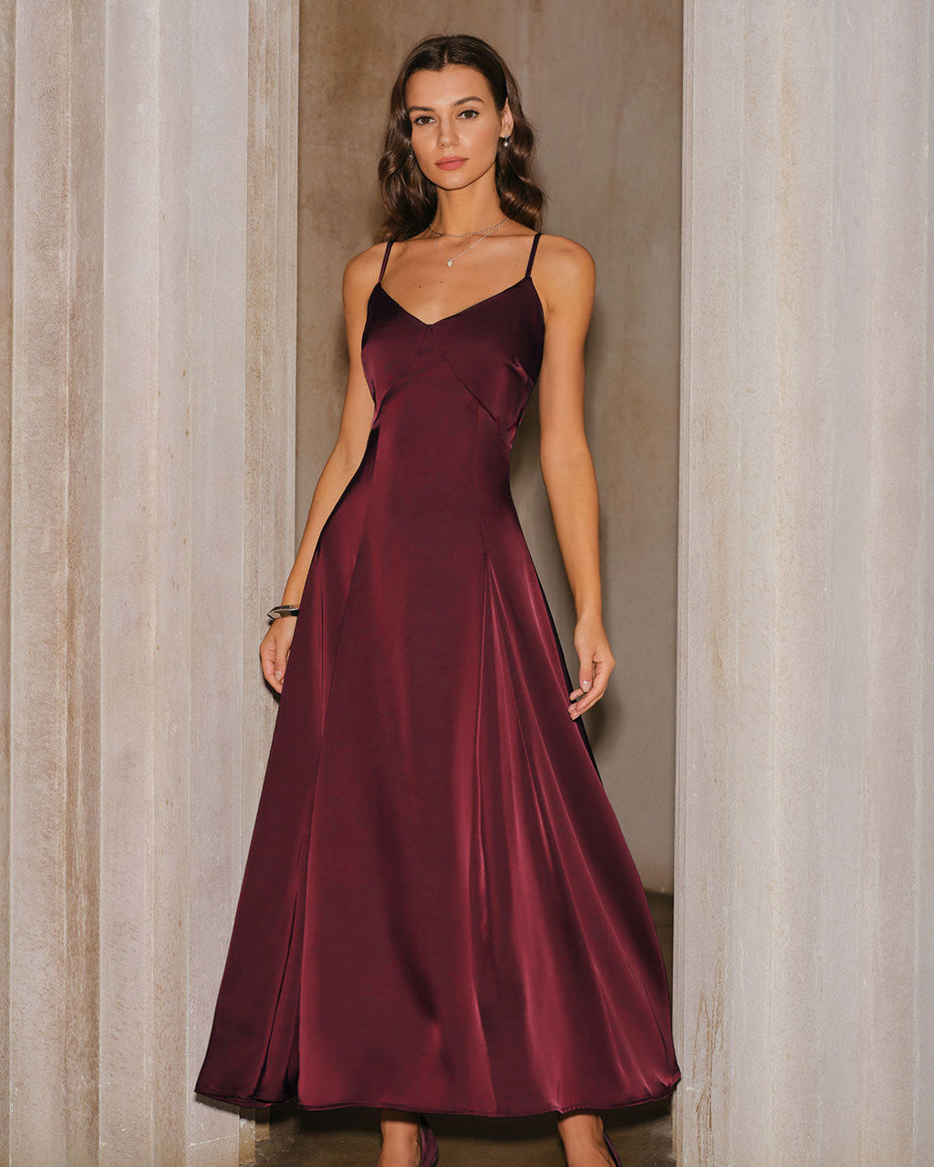 Isabelle | Damen Satin-Maxikleid in A-Linie – Bordeaux