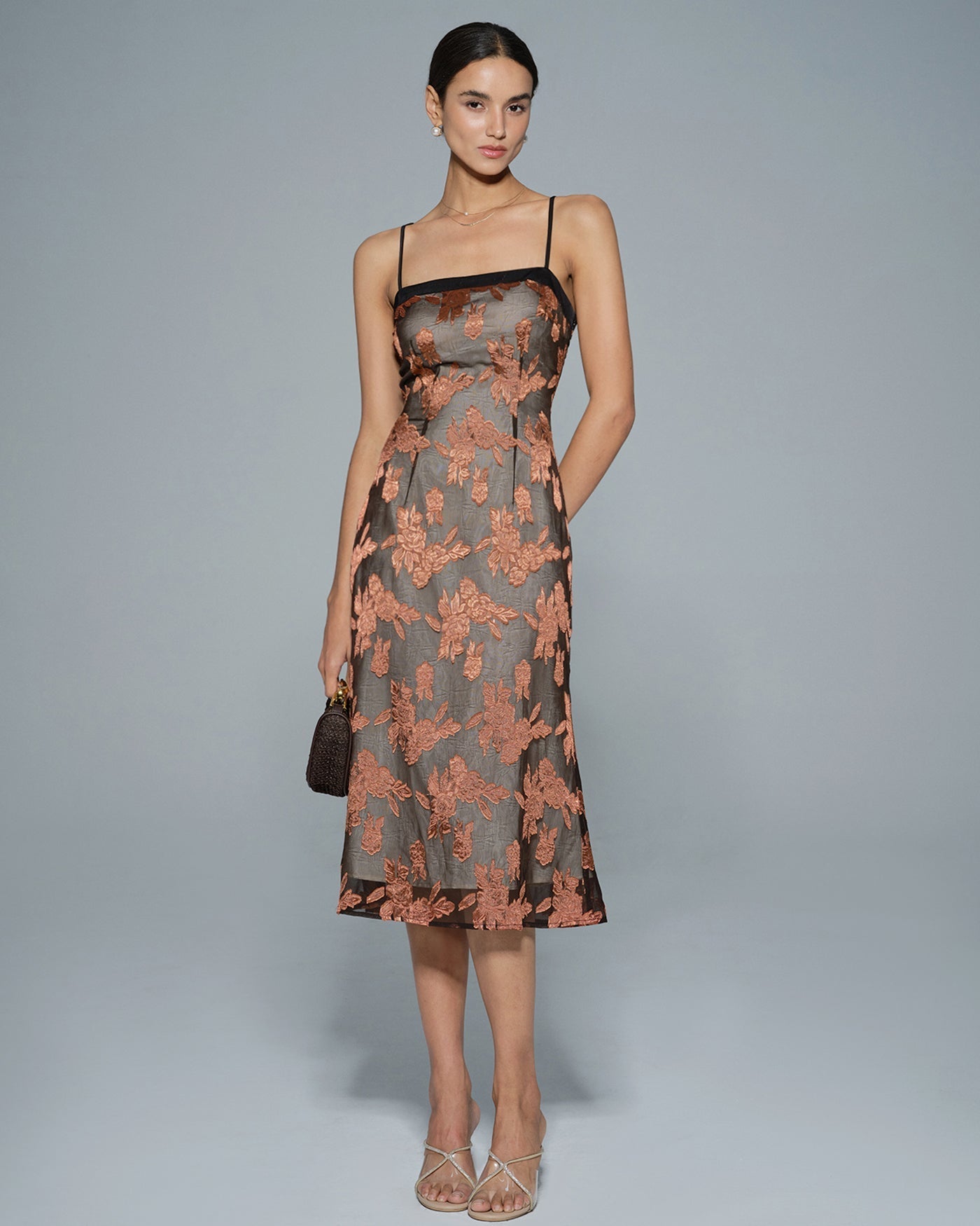 Mila | Damen Floral-Midikleid – Karamell