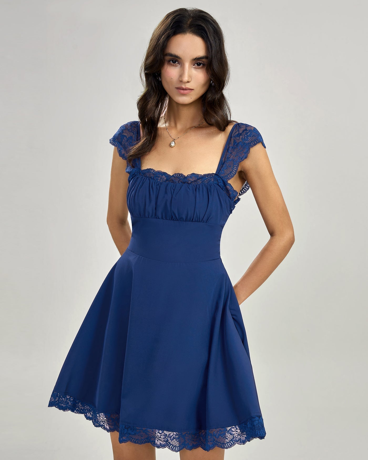 Léonie | Damen Spitzen-Minikleid – Blau